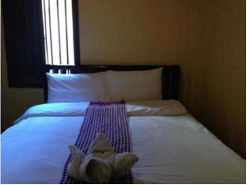 Central Backpacker Hostel Луанг Прабанг Екстериор снимка