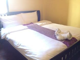 Central Backpacker Hostel Луанг Прабанг Екстериор снимка