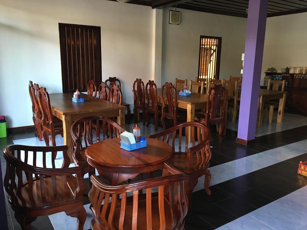 Central Backpacker Hostel Луанг Прабанг Екстериор снимка
